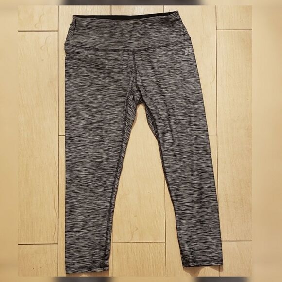 Reebok Pants - 4/$25 Grey/Black Striped Reebok Capri Leggings - Small